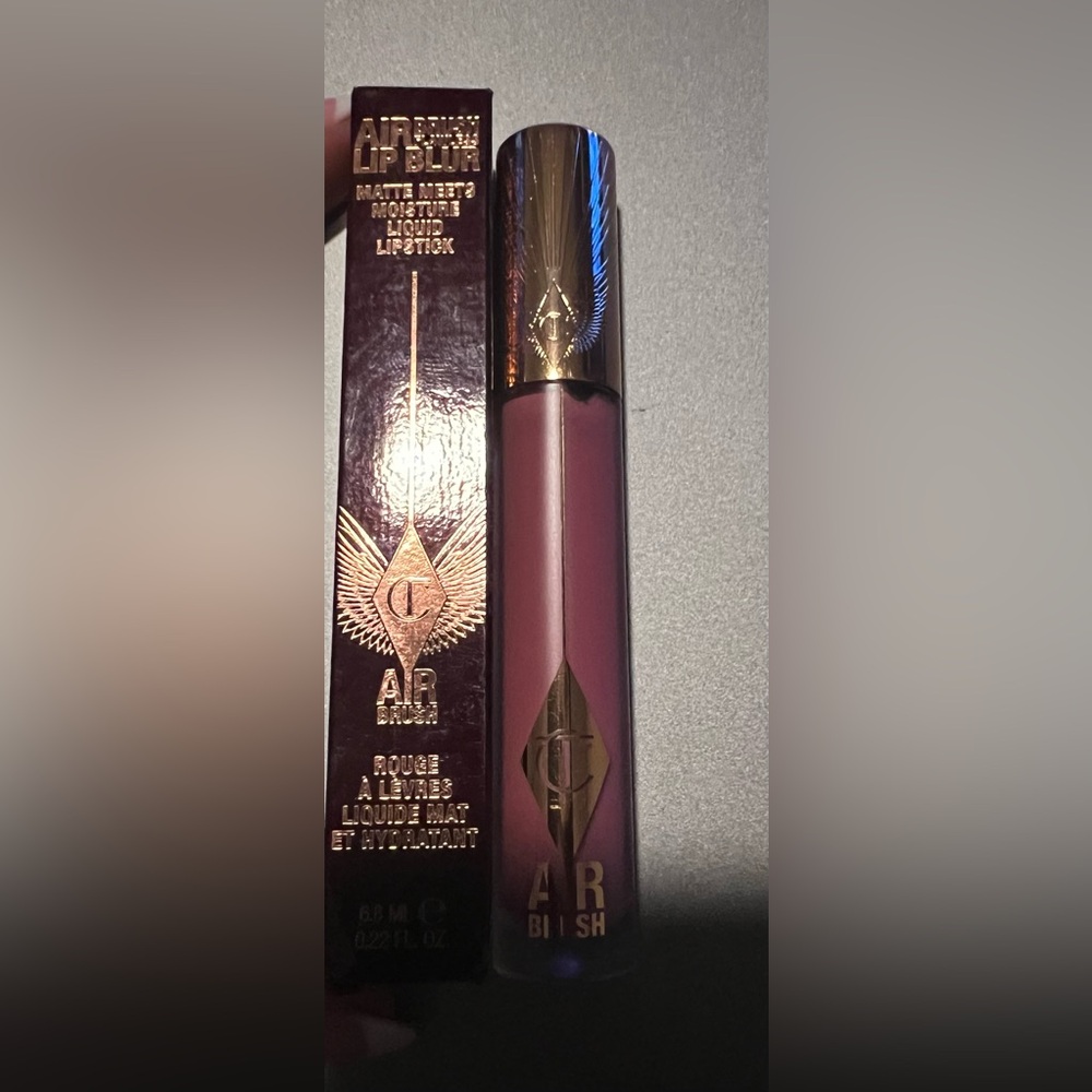 Charlotte Tilbury
Airbrush Flawless Matte Lip Blur Liquid Lipstick-Rose Blur - Picture 2 of 3